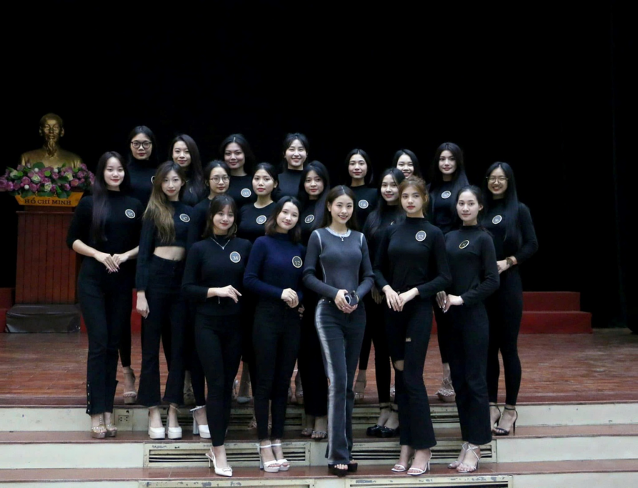 Vân Anh luôn thể hiện mình là người sống hết mình với đam mê, không ngừng học hỏi và hoàn thiện bản thân.