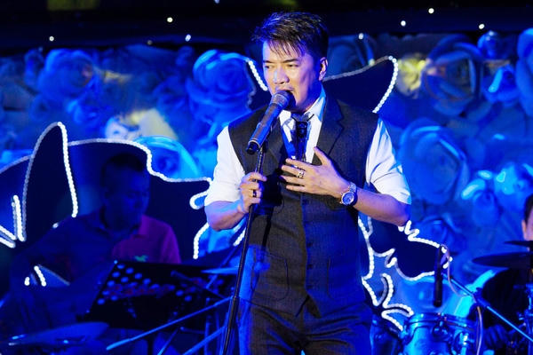 Ca sĩ Đàm Vĩnh Hưng luôn tích cực tham gia  các chương trình từ thiện
