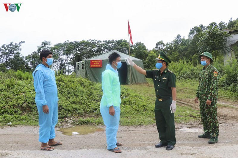 Kiểm soát người qua lại khu vực biên giới nhằm phòng chống dịc Covid-19 lây lan.