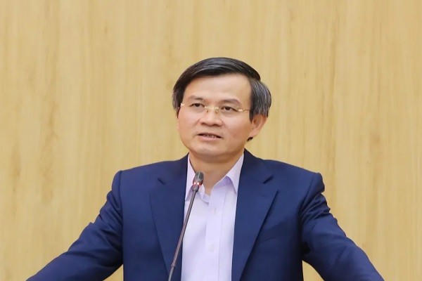 Bí thư Tỉnh uỷ Ninh Bình, ông Đoàn Minh Huấn phát biểu tại hội nghị.