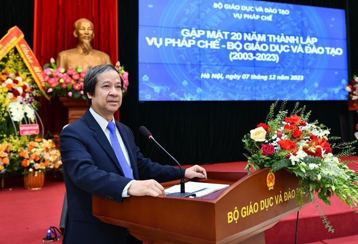 z4952272759693d683126620fc6d1efdd870210afef869