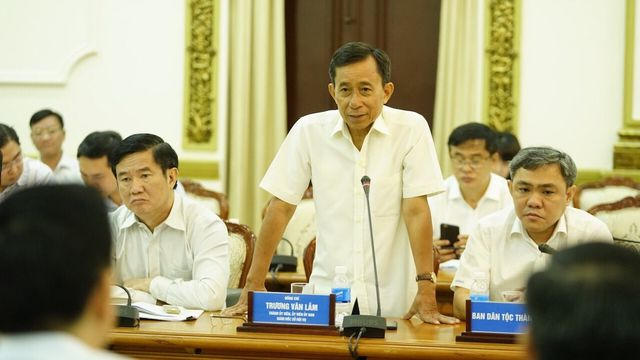 Giám đốc Sở Nội vụ Trương Văn Lắm cho biết có trường hợp cá biệt, cán bộ đi nước ngoài hơn 100 ngày chỉ trong 2 năm.