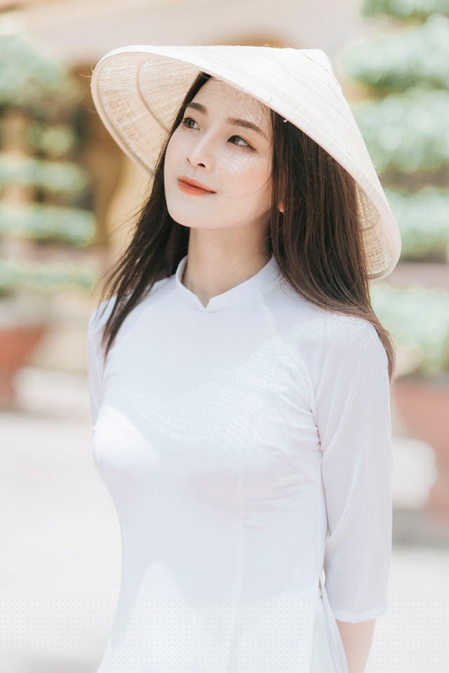 Trong tương lai, Minh Hường mong muốn trở thành một cô gái nhẹ nhàng, năng động, tự chủ trong mọi vấn đề của cuộc sống. (Ảnh: Nguyễn Tiến Thịnh)