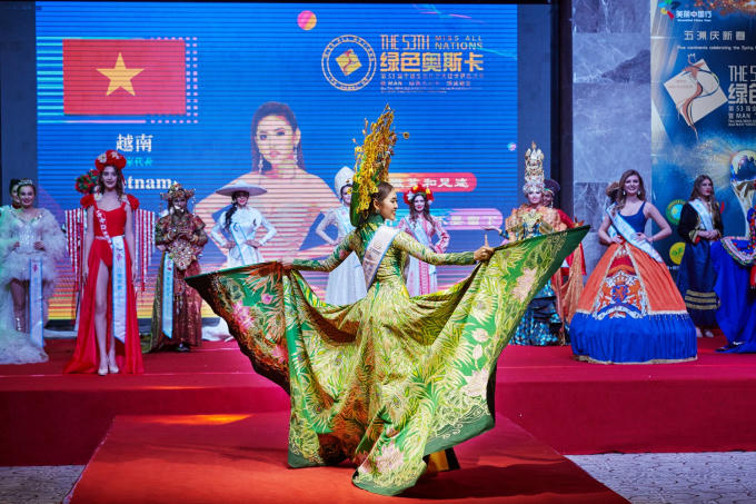 Phần trình diễn của Trúc Ny.