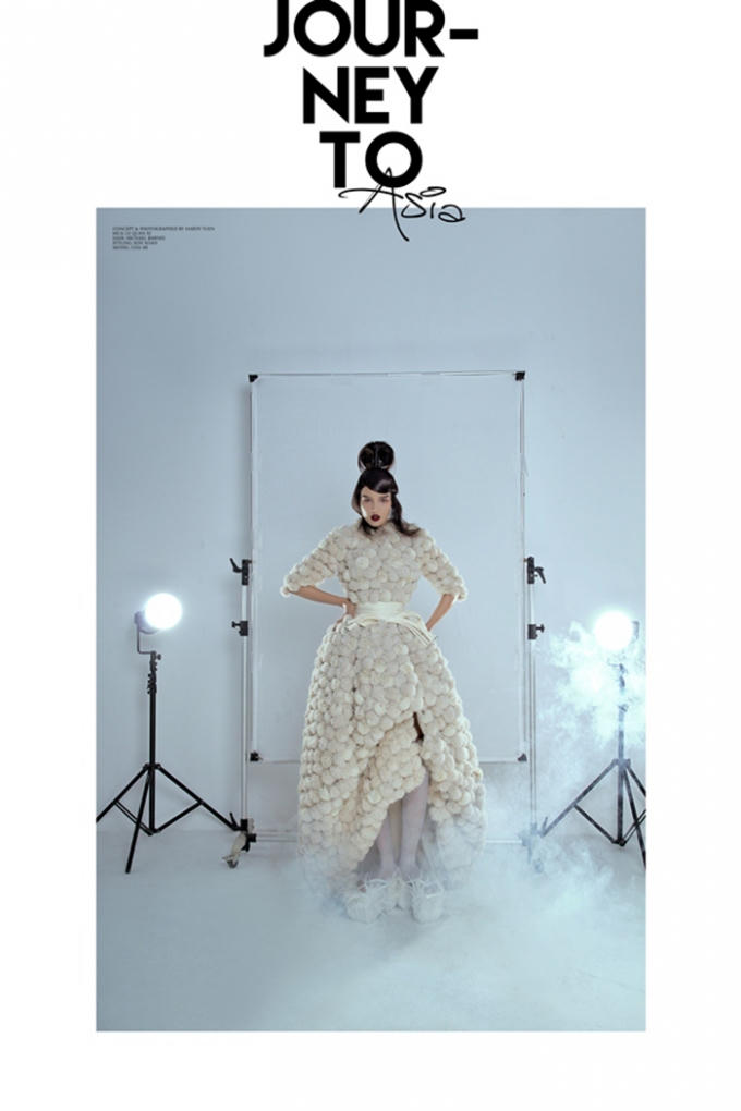 Gương mặt lạnh, đôi mắt thất thần đầy cuốn hút là điểm mạnh trong phong cách của Chà Mi