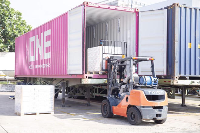 Lô sữa Vinamilk xuất cảng sang Trung Quốc, tin vui cho ngành sữa giữa đại dịch - ảnh 11