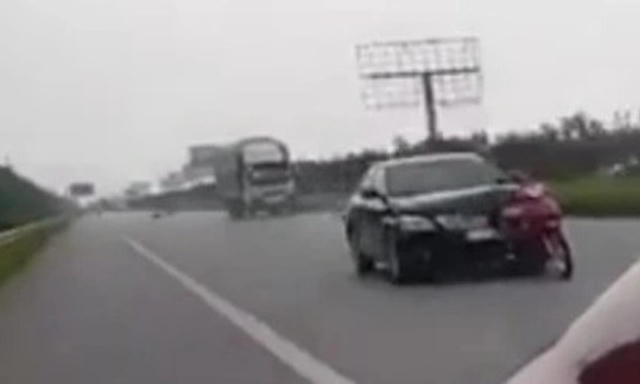 Tạm giữ tài xế lái xe Camry gây tai nạn nghiêm trọng rồi bỏ chạy
