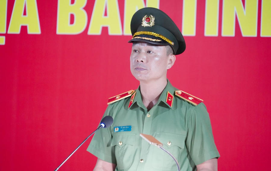 Thiếu tướng Tô Anh Dũng, Giám đốc Công an tỉnh phát Lệnh ra quân. (Ảnh: CATH)