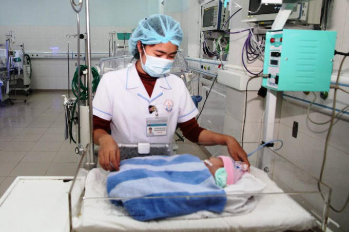 Mẹ bỏ lại con vừa sinh tại bệnh viện &ldquo;nhờ&rdquo; nh&acirc;n vi&ecirc;n y tế chăm s&oacute;c
