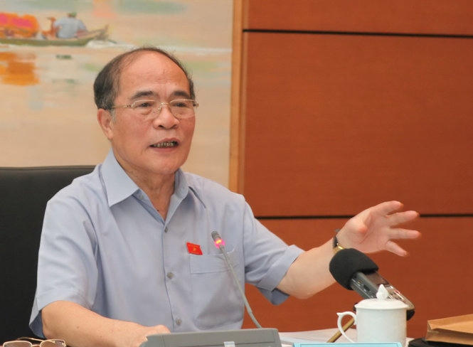 Chủ tịch Quốc hội Nguyễn Sinh Hùng phát biểu tại cuộc họp.
