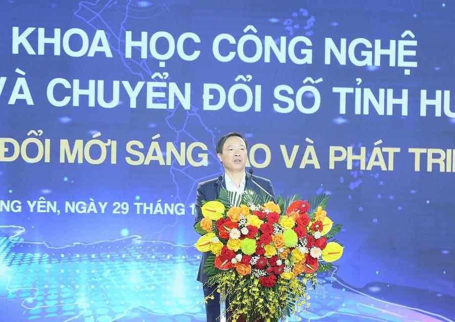 Thiếu tướng Nguyễn Ngọc Cương, Giám đốc Trung tâm Dữ liệu quốc gia, Phó Chủ tịch Hiệp hội Dữ liệu quốc gia phát biểu tại diễn đàn.