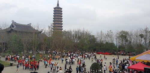 Khai Hội ch&ugrave;a B&aacute;i Đ&iacute;nh 2019: Cầu Quốc Th&aacute;i D&acirc;n an, Mưa thuận gi&oacute; h&ograve;a
