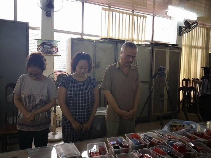 Các đối tượng Hoàng Lệ Hằng, Vũ Kim Oanh, Nguyễn Anh Tuấn  tại thời điểm bị bắt năm 2016