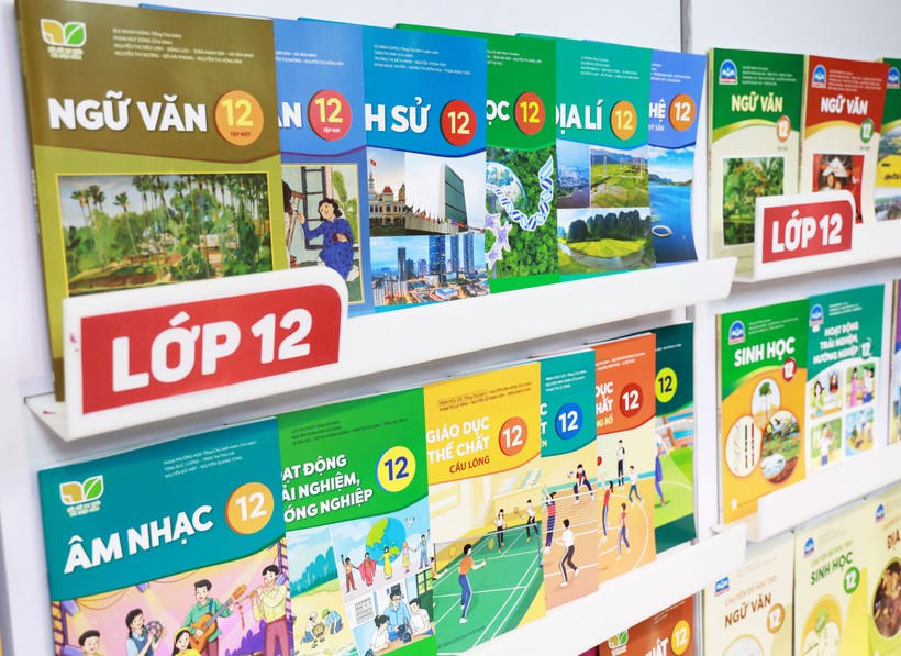Chưa sửa sách giáo khoa năm học tới. Ảnh: TTXVN