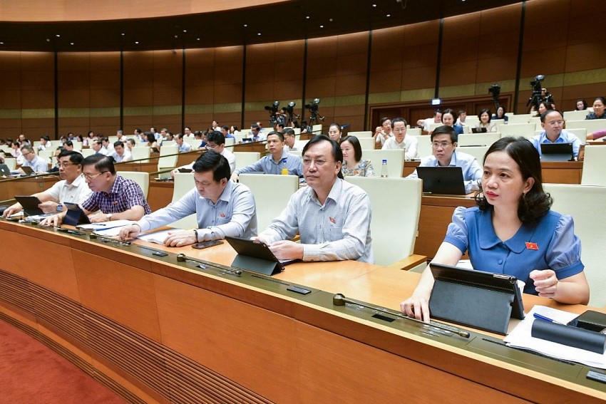 Tại Kỳ họp thứ 8, Quốc hội đã chính thức thông qua Nghị quyết về dự toán ngân sách nhà nước năm 2025. (Ảnh: Quochoi.vn)