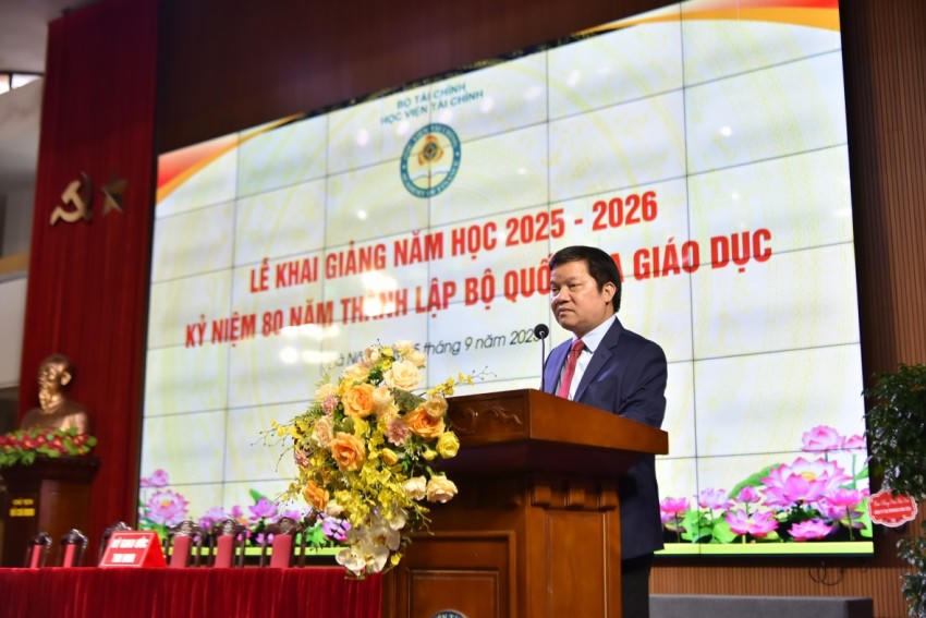 PGS.TS Nguyễn Mạnh Thiều - Phó Giám đốc Học viện Tài chính phát biểu tại lễ khai giảng năm học 2025-2026-Kỷ niệm 80 năm thành lập Bộ Quốc gia Giáo dục.