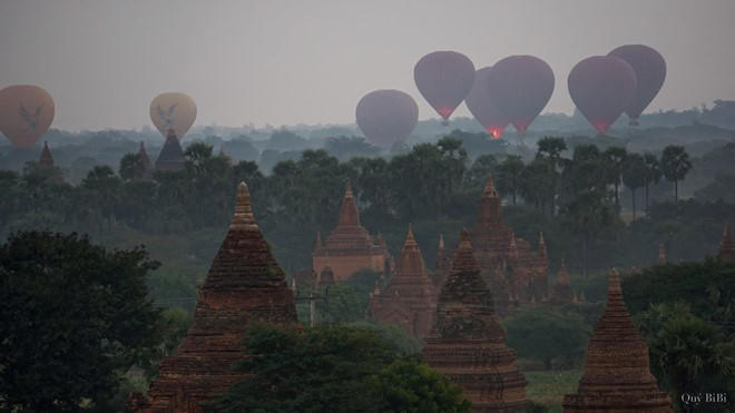 Đến thăm đất nước bạn đền bạn có thể tham quan chùa vàng Swedagon, hòn đá vàng Golden Rock, chùa vàng Shwezigon, làng Inhwa, cầu Ubein… Ảnh: Ngọc Quý.