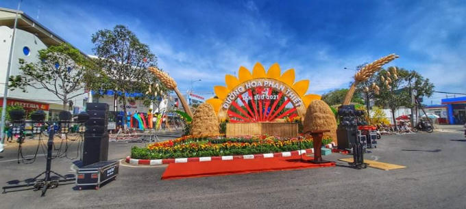 Đường hoa Xuân Tân Sửu, năm 2021 có Chủ đề: “Nhân dân thành phố Phan Thiết vui xuân Tân Sửu”: Với kinh phí dự kiến 02 tỷ đồng (từ nguồn vận động xã hội hóa).