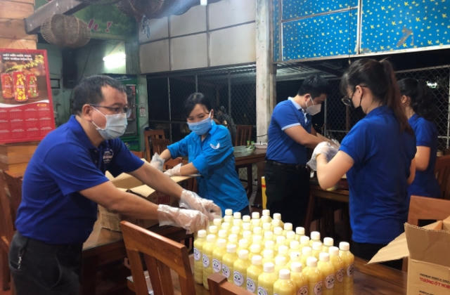 Đem “Cháo Hạnh phúc” đến với y bác sĩ nơi tuyến đầu chống dịch Covid-19 tại Quảng Nam - Đà Nẵng