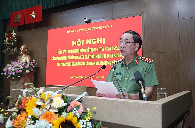 Thượng tướng Trần Quốc Tỏ, Ủy viên Trung ương Đảng, Phó Bí thư Đảng uỷ Công an Trung ương, Thứ trưởng Bộ Công an phát biểu tại Hội nghị.