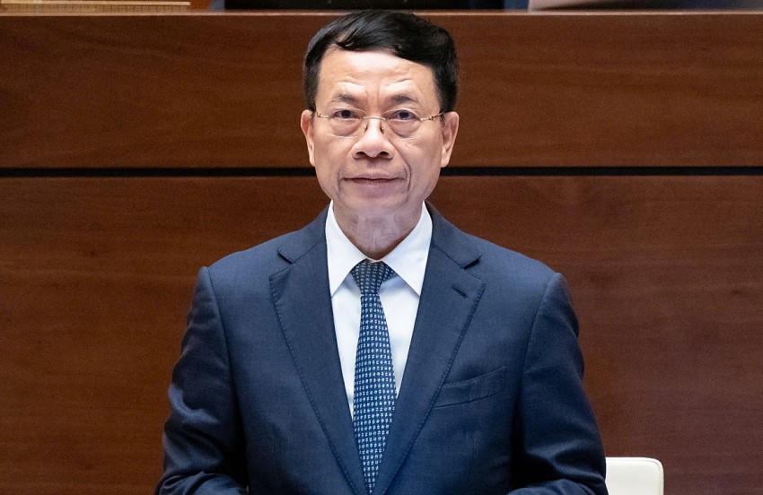 Ông Nguyễn Mạnh Hùng, Ủy viên Trung ương Đảng - Bộ trưởng Bộ TT&TT cũ được phê chuẩn bổ nhiệm làm Bộ trưởng KH&CN sau khi hợp nhất Bộ TT&TT với Bộ KH&CN cũ.