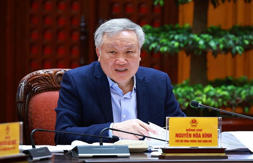 Phó Thủ tướng Thường trực Chính phủ Nguyễn Hoà Bình phát biểu tại cuộc họp - Ảnh: VGP