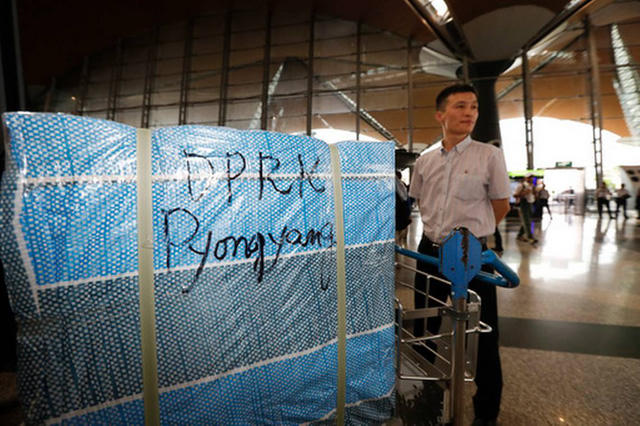 Số hành lý dư 111kg do đó gia đình Đại sứ Kang Chol bị phụ thu hơn 1.500 USD. (Ảnh: Star)