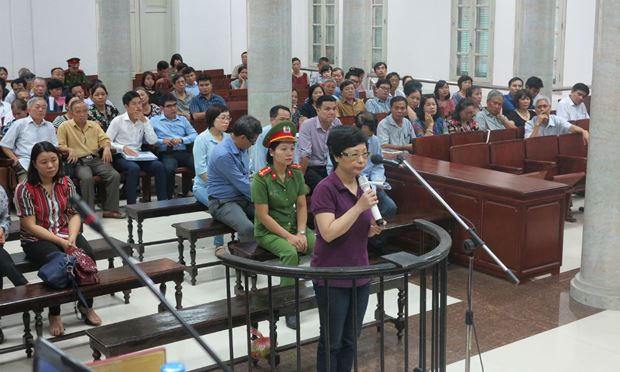 Các bị cáo tại phiên tòa sơ thẩm.