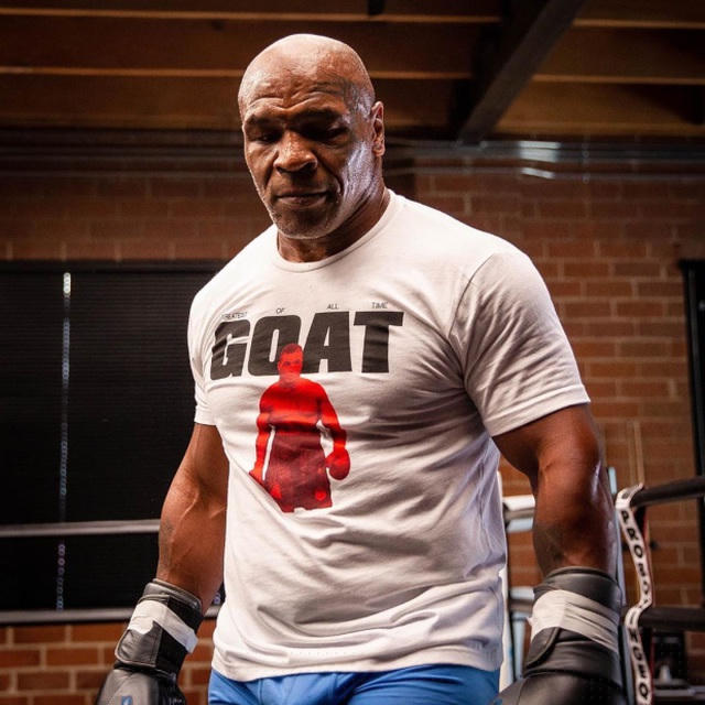 Myke Tyson đã sẵn sàng đối đầu với Roy Jones Jr trong trận đấu vào tháng 11 tới