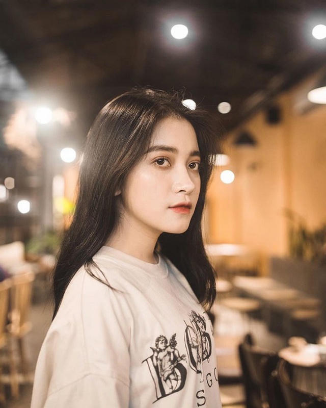 Góc nghiêng xinh đẹp của thiếu nữ Hà thành.