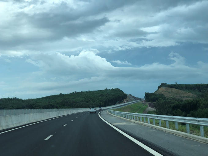Đoạn tuyến nguồn vốn JICA (65km cao tốc đoạn Đà Nẵng - Tam Kỳ) đã hoàn thành, thông xe ngày 2/8/2017 và đang tiếp tục thi công các nhánh nút giao còn lại.