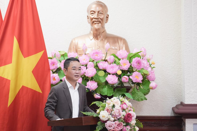 TS. Vũ Hoài Nam, Tổng Biên tập Báo Pháp luật Việt Nam phát biểu tại buổi lễ.