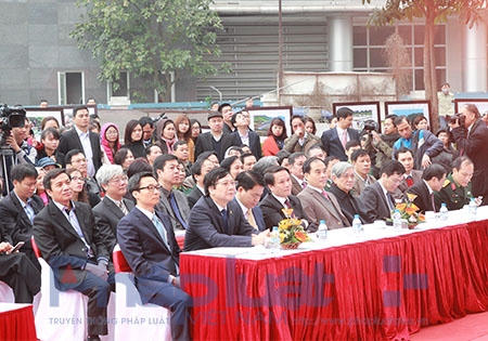 Lễ khai mạc Hội báo toàn quốc năm 2016 có sự hiện diện của các đồng chí lãnh đạo nhà nước. Ảnh: Loan Bảo.