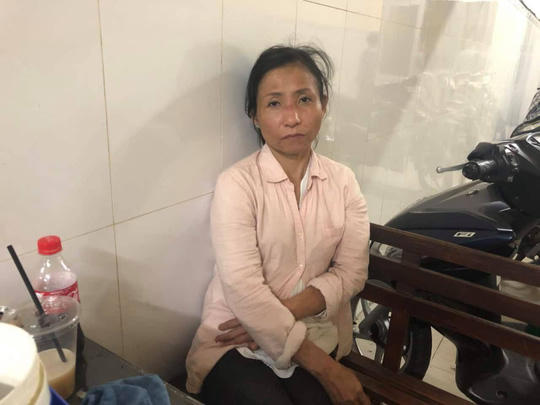 V&agrave;o ch&ugrave;a lễ phật rồi tiện tay cuỗm lu&ocirc;n t&uacute;i tiền v&agrave; điện thoại Vertu