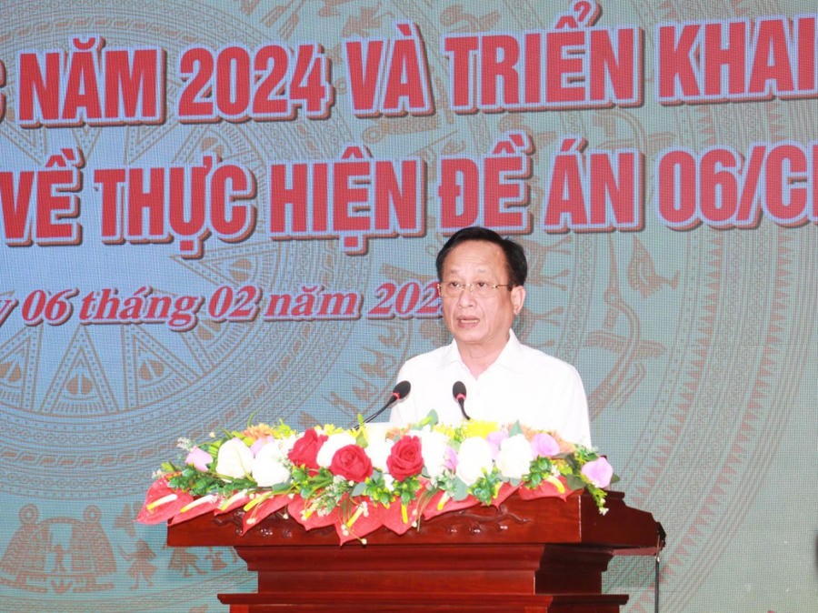 Ông Phạm Văn Thiều – Phó Bí thư Tỉnh ủy, Chủ tịch UBND tỉnh Bạc Liêu, phát biểu chỉ đạo tại Hội nghị trực tiếp và trực tuyến toàn tỉnh tổng kết công tác năm 2024 và triển khai nhiệm vụ năm 2025 về thực hiện Đề án 06/CP.