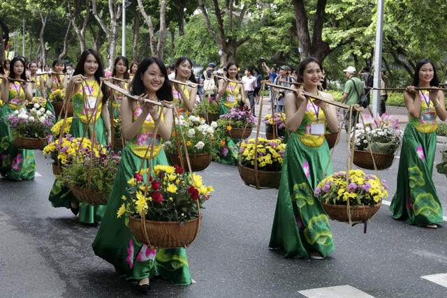 Lễ hội là hoạt động văn hóa đa sắc màu có tính nghệ thuật cao, phản ánh văn hóa truyền thống đặc trưng của từng địa phương trong tổng thể một Hà Nội ngàn năm văn hiến.