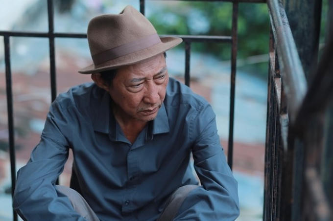 Gương mặt khắc khổ của nghệ sĩ Lê Bình.