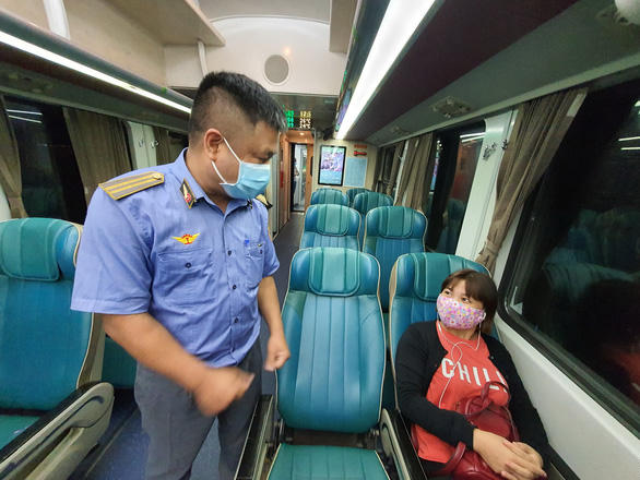Tàu hoả vắng khách trong mùa dịch. Ảnh: Báo Giao thông