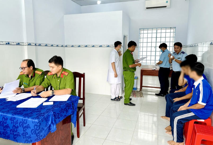 Các học viên được thăm khám, điều trị bệnh, chế độ ăn uống và lao động trị liệu đảm bảo theo đúng quy trình cai nghiện.