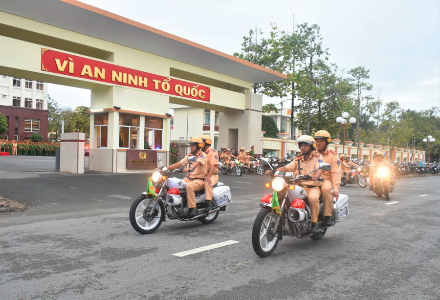 Công an Bạc Liêu ra quân bảo vệ Tết Nguyên đán Ất Tỵ 2025.