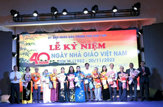 Kon Tum tôn vinh nỗ lực, đóng góp của nhà giáo