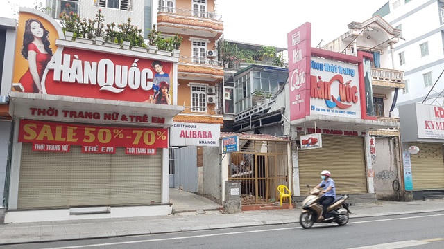Sự vắng vẻ và giảm thiếu tối đa việc ra đường nếu không có chuyện cần thiết để phòng chống dịch Covid-19 tối đa 