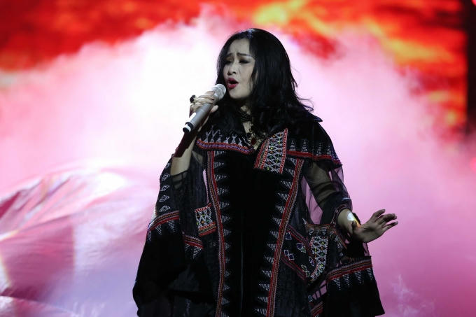 Diva Thanh Lam mạnh mẽ với ca khúc Ngẫu hứng sông hồng
