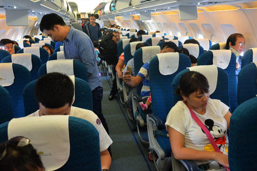 Vietnam Airlines đã tạm dừng dịch vụ bán hàng miễn thuế trên máy bay của hãng sau gần 2 năm hoạt động. Ảnh: Tấn Thạnh