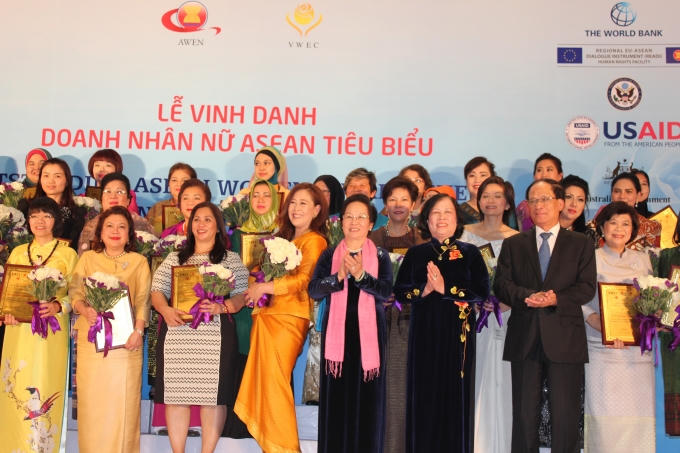 87 Doanh nhân nữ tiêu biểu của 10 nước ASEAN được vinh danh trong dịp này.