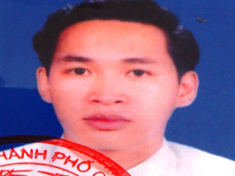 Ảnh Nguyễn Trung Hiếu trong lệnh truy nã của Công an TP Cần Thơ (Nguồn: Thanh Niên)