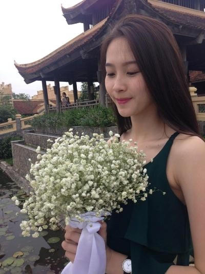 Bảo Linh có vẻ đẹp dịu dàng. Ảnh: internet.