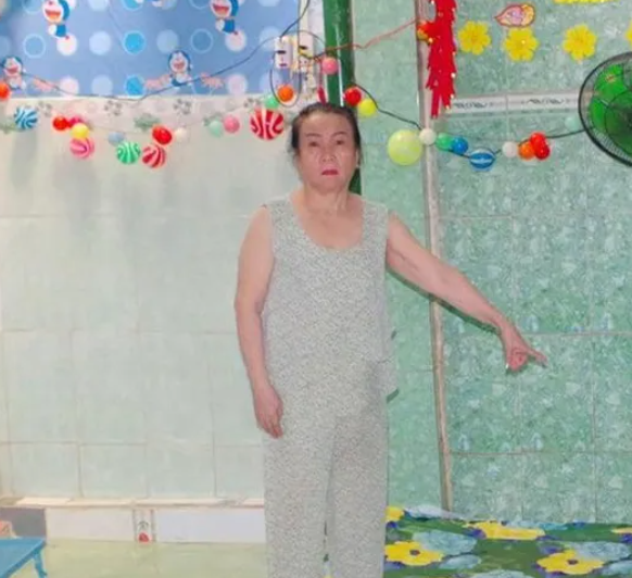 Bà Trần Thị Liên tại nơi xảy ra sự việc.