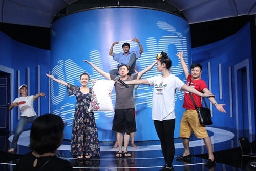 Việt Hương bơ phờ ở hậu trường Ơn giời cậu đây rồi.