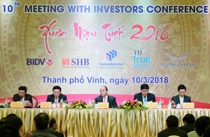 Ủy viên Bộ chính trị - Thủ tướng Nguyễn Xuân Phúc, Ủy viên Bộ chính trị - Phó Thủ tướng Vương Đình Huệ cùng các lãnh đạo tỉnh Nghệ An chủ trì “Hội nghị xúc tiến đầu tư năm 2018”